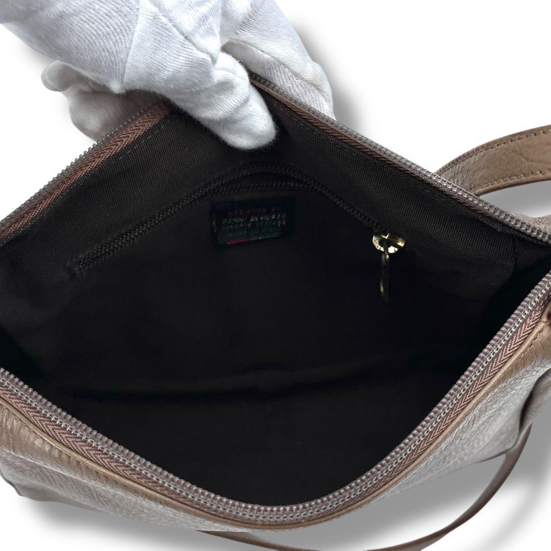 【極美品】イルビゾンテ　ショルダーバッグ　クロスボディバッグ　ロゴ　レザー