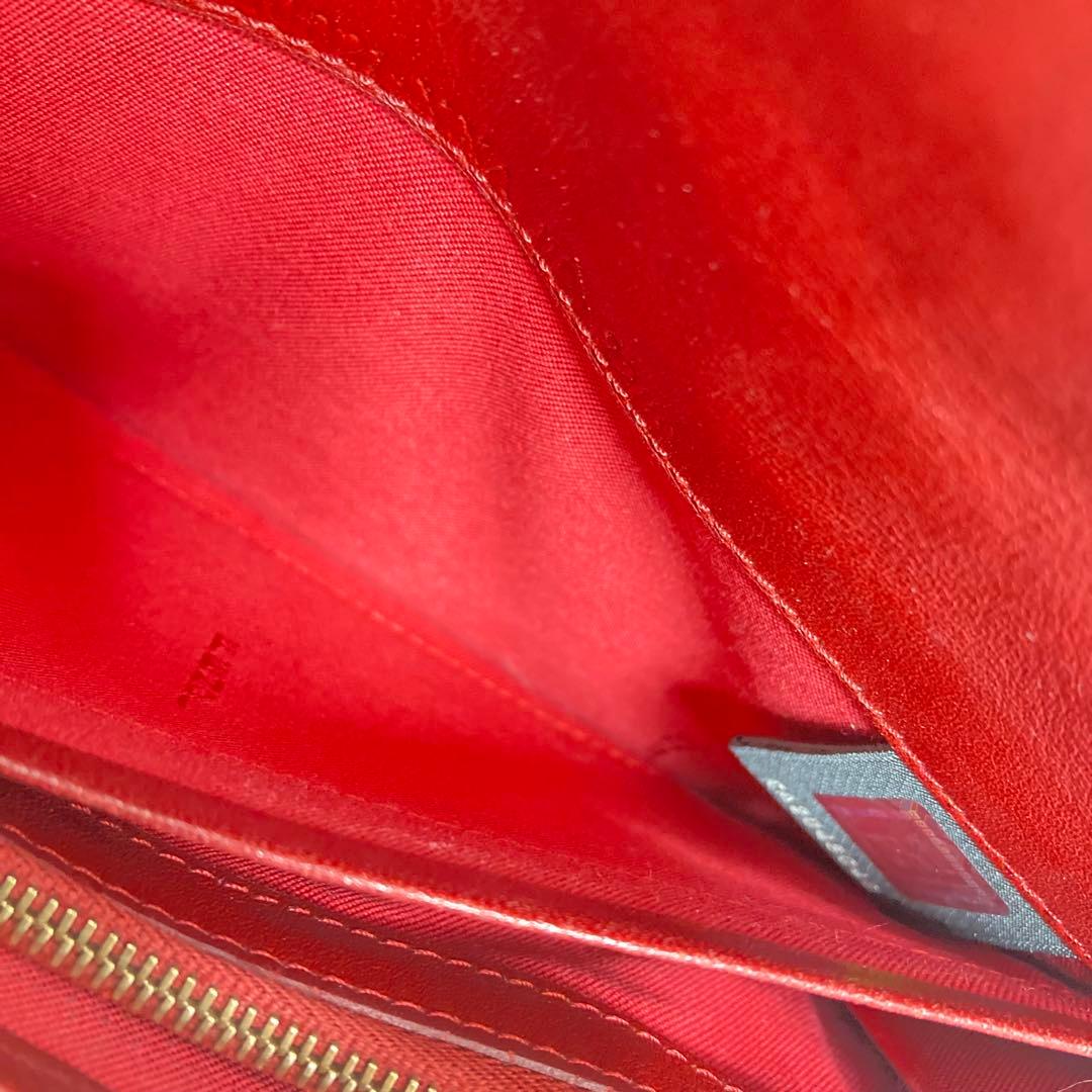 FENDI ズッキーノ　エナメル　長財布　Red