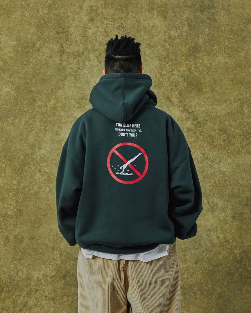 tightbooth✕THA BLUE HERB　コラボパーカー