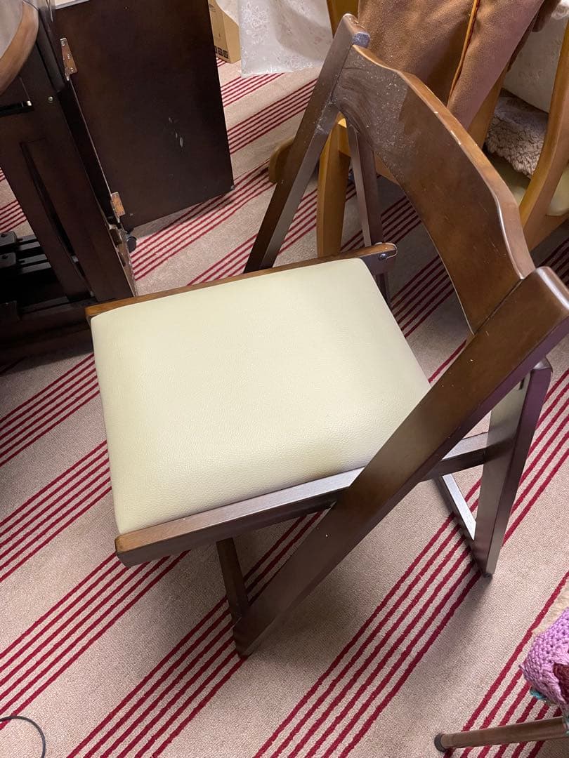 ダークブラウン楕円形ダイニングテーブルと椅子セット