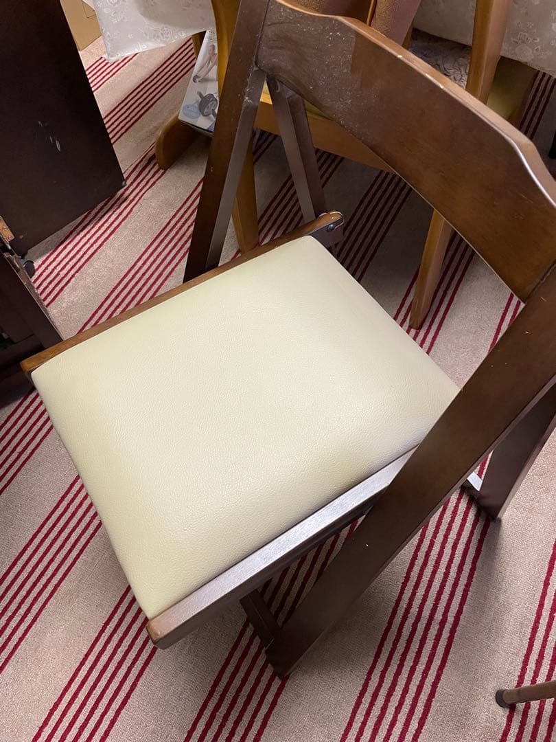 ダークブラウン楕円形ダイニングテーブルと椅子セット