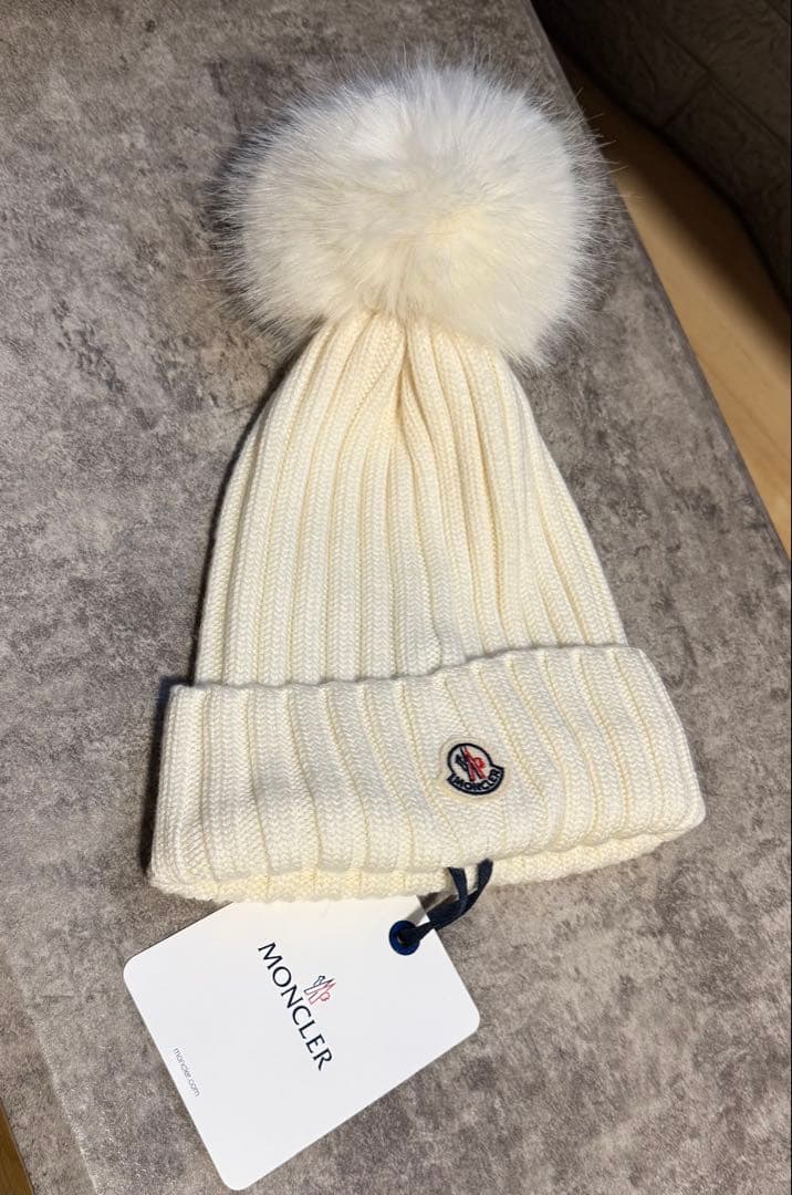 モンクレール　ニットキャップ　ホワイト