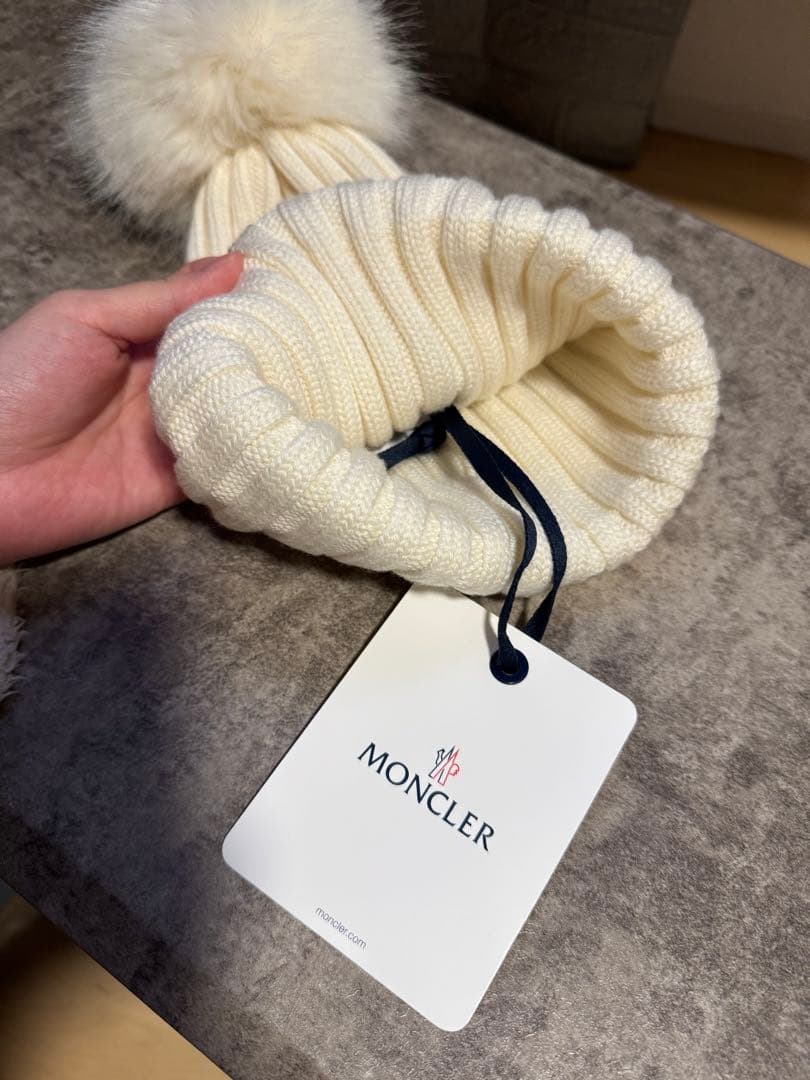モンクレール　ニットキャップ　ホワイト