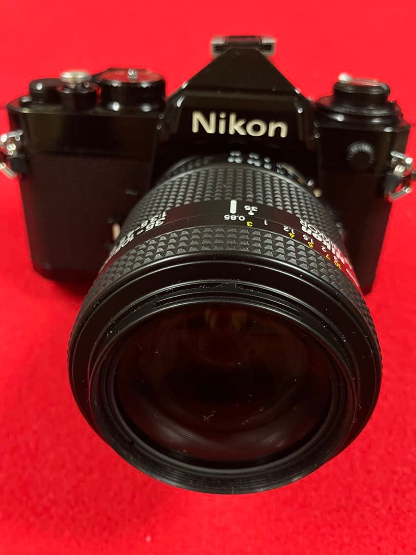 衝撃　超美品　ニコンＦＥ　35-105mmズ-ム付き　新品モルト交換済み