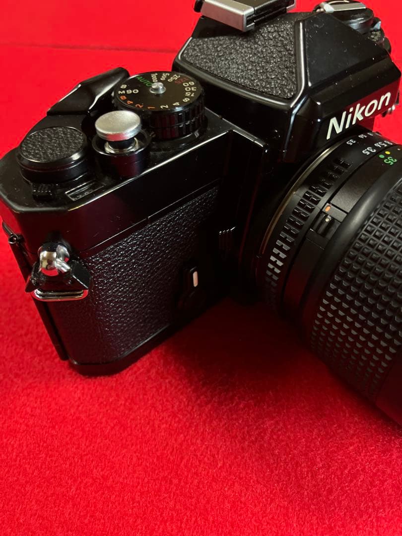 衝撃　超美品　ニコンＦＥ　35-105mmズ-ム付き　新品モルト交換済み