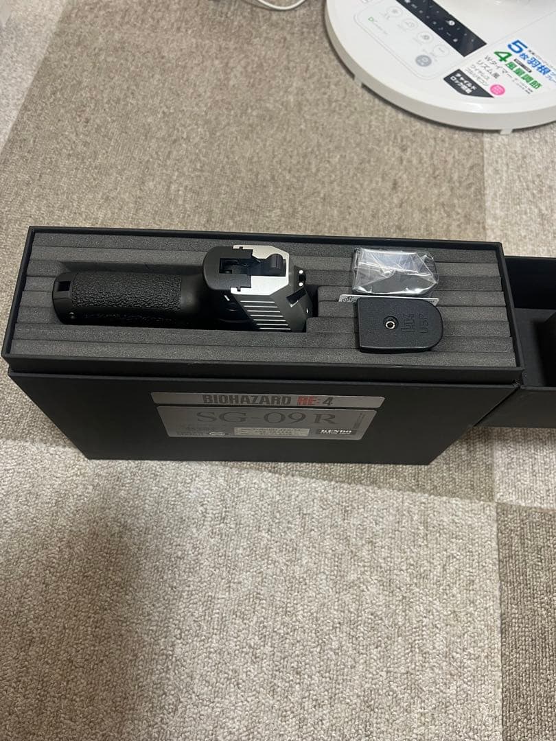 バイオハザードRE:4 sg-09r＋おまけでハンドガンライト