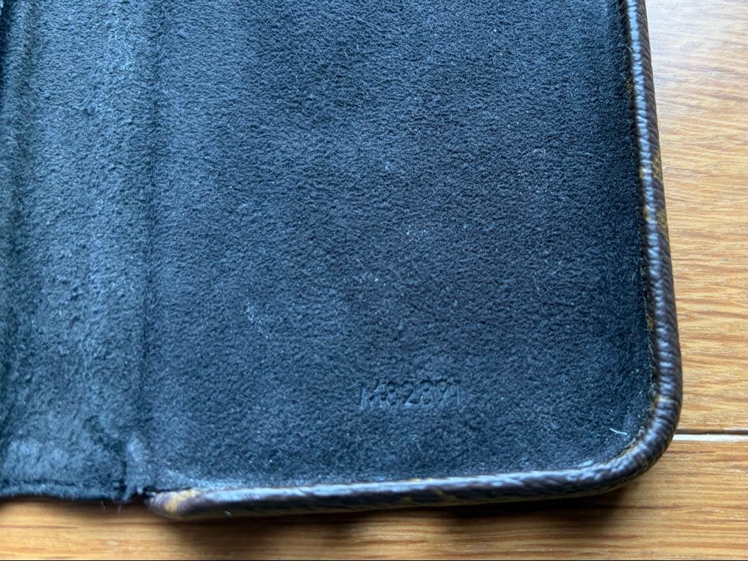 LOUIS VUITTON iPhone 15 PRO フォリオ ケース 手帳