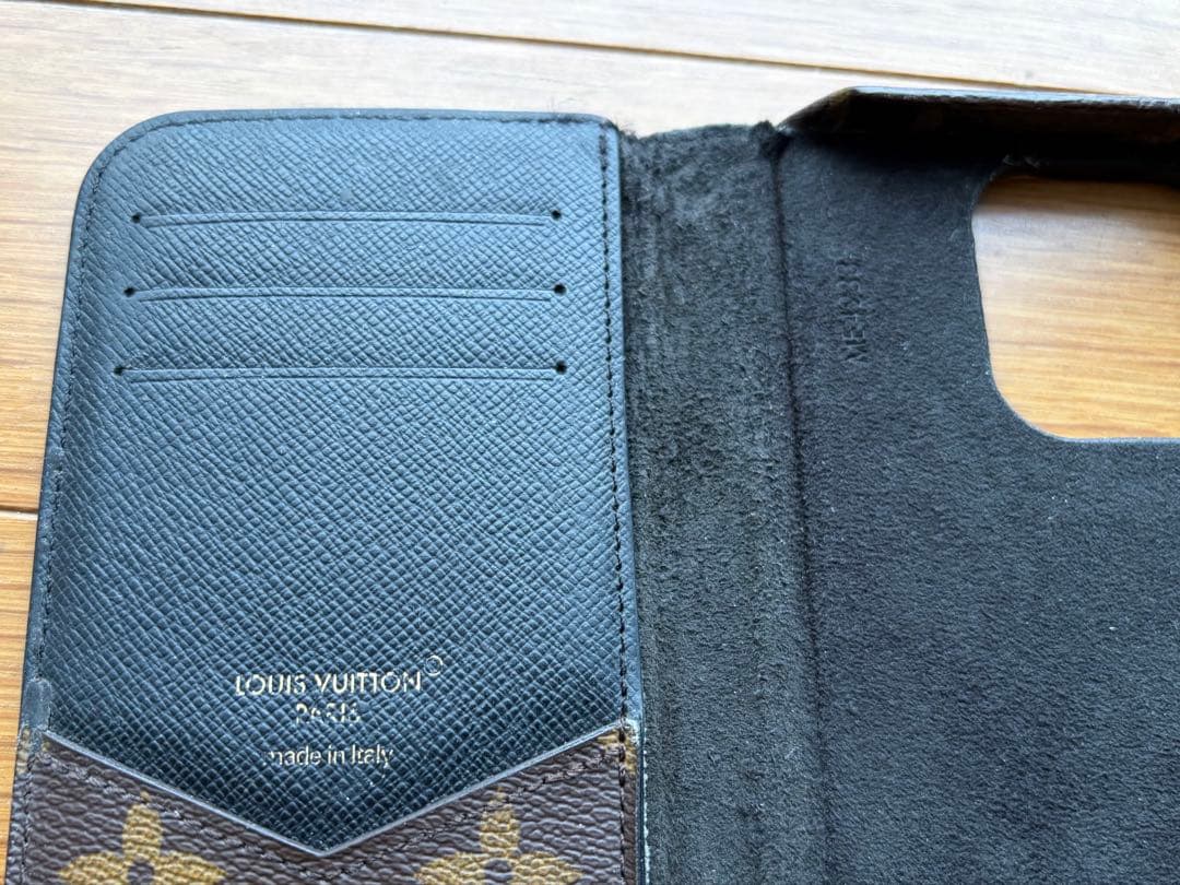 LOUIS VUITTON iPhone 15 PRO フォリオ ケース 手帳