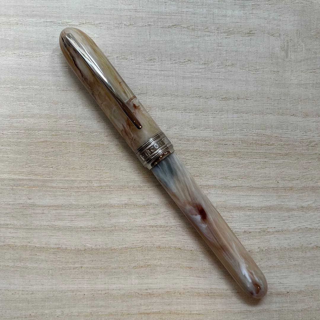 ビスコンティ ヴァン・ゴッホ マキシ バニラ 万年筆 字幅 M