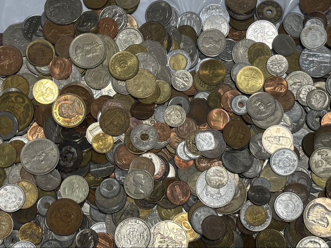 ま*お様 古銭　外国　銀貨　海外古札　その他メダルなど　まとめて　13.5