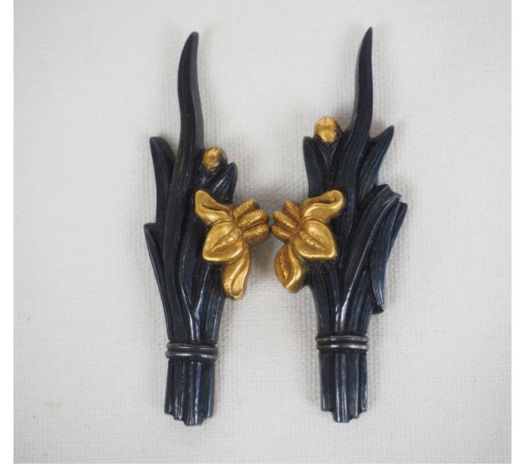 送料無料　最上級　銀地・金着せ（包金）菖蒲図目貫　木箱付　刀剣美術