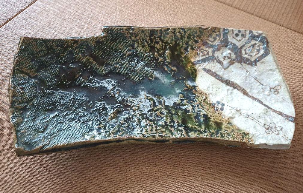 織部　長角皿　脚付き