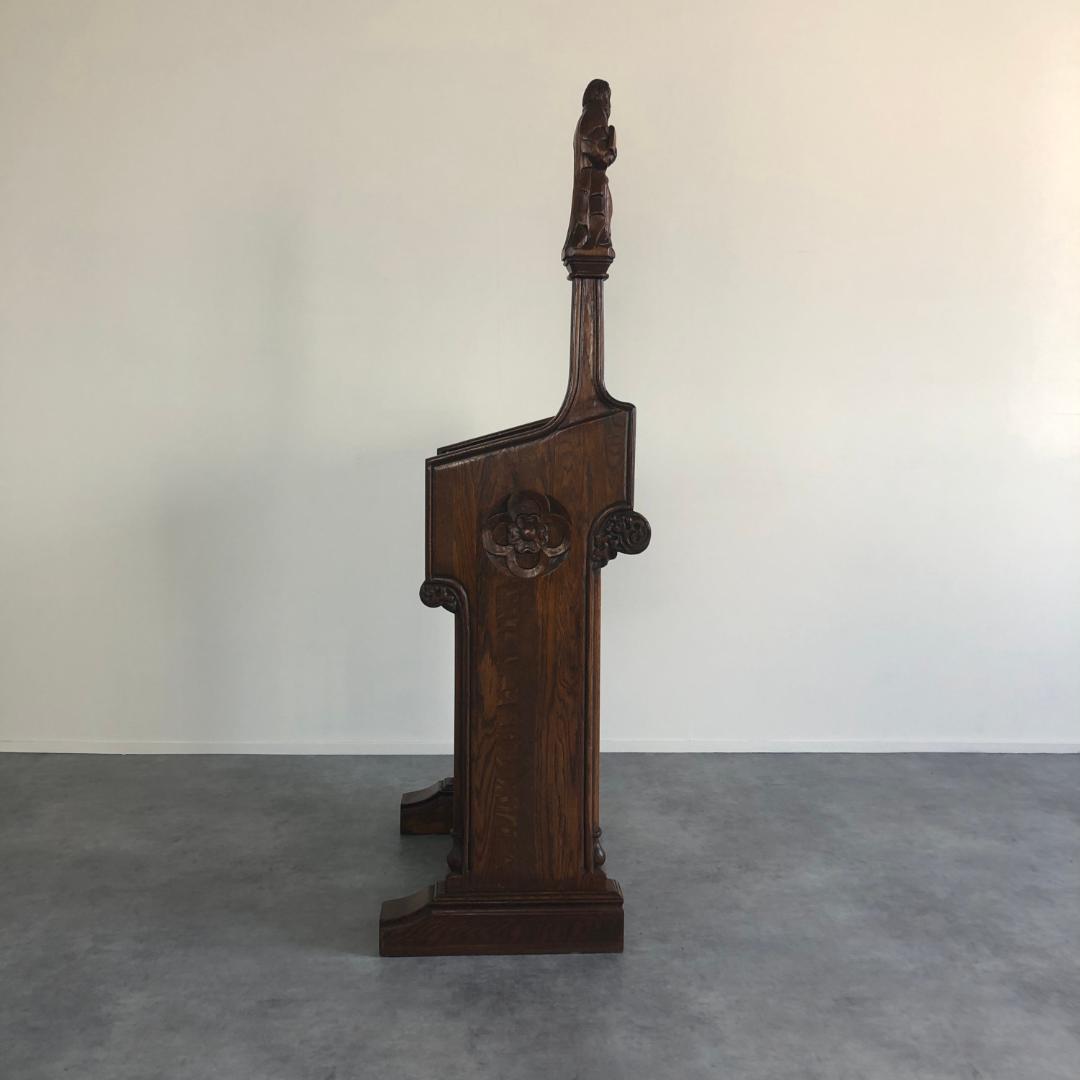 アンティーク　彫刻が施されたゴシック様式　演台