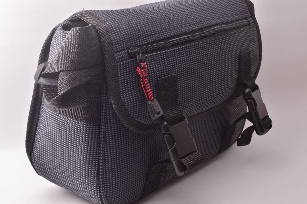 【バッグ付き】Canon　一眼レフカメラ　キャノン　KissX2　デジイチ