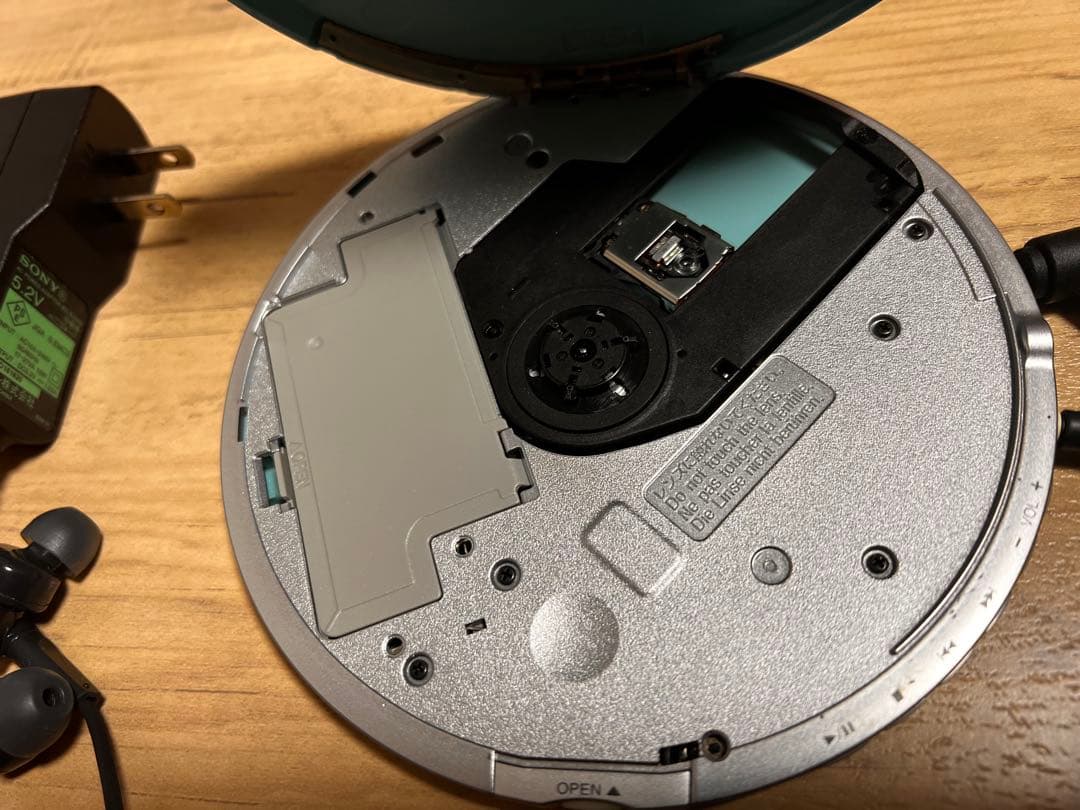 Panasonic SL-CT720 ポータブルCDプレーヤーイヤホン付きブルー