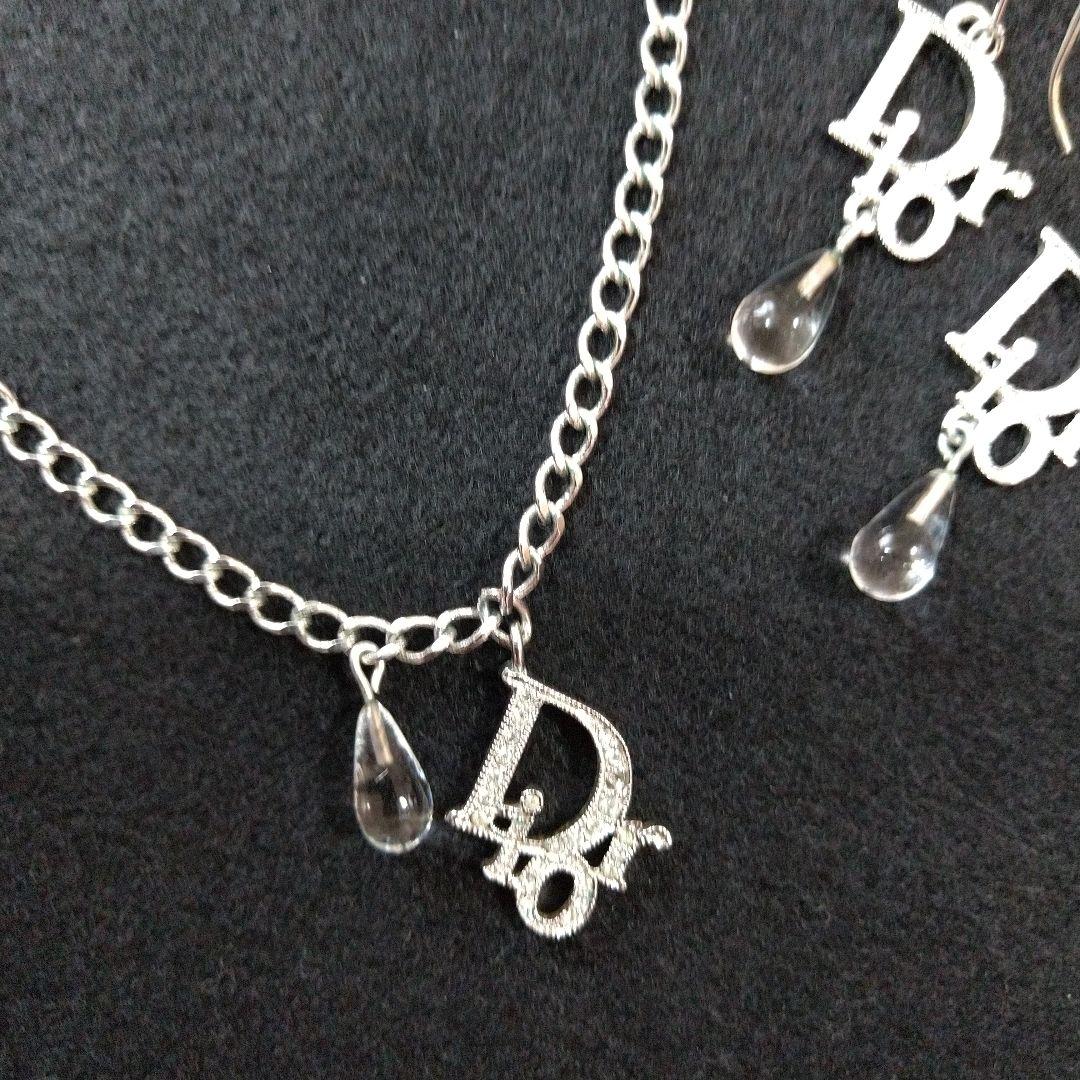 可愛い♡別売袋付♡Dior 揺れる雫 ロゴネックレス ＆フックピアス両耳