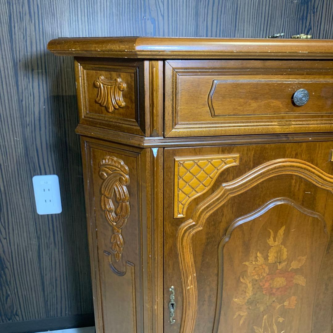 M*N様 イタリア　アンティーク　キャビネット