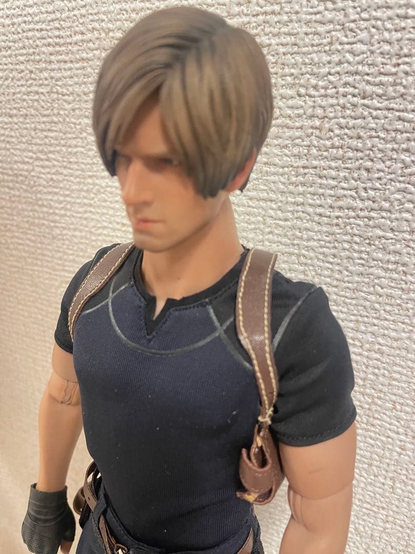 レオン・S・ケネディ フィギュア　1/6 RE4 バイオハザード