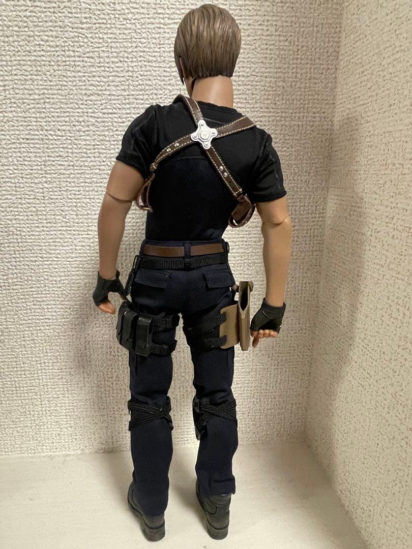 レオン・S・ケネディ フィギュア　1/6 RE4 バイオハザード