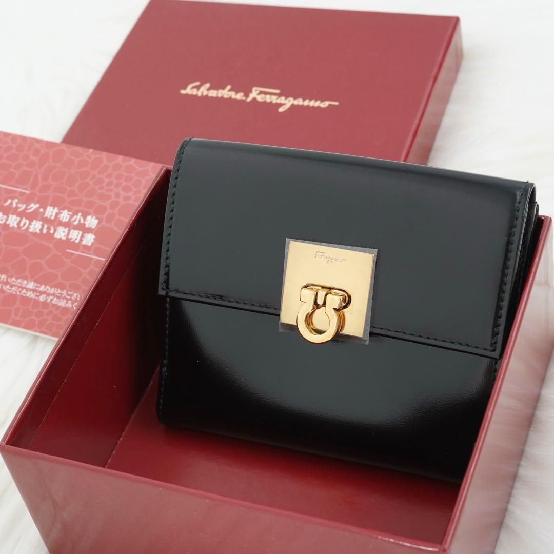 未使用品　箱付き　Salvatore Ferragamo 折り財布　ガンチーニ