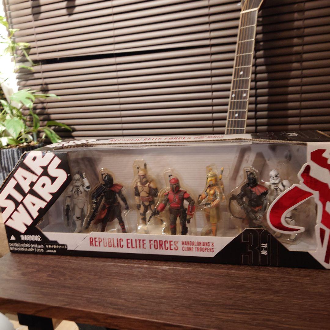 スターウォーズ　リパブリックエリートフォース　マンダロリアン フィギュア