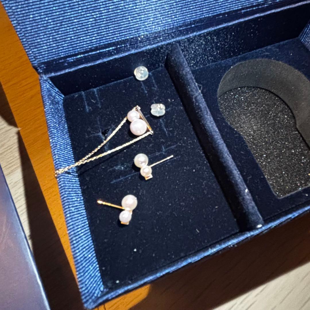 A　ヴァンドーム青山　パールピアスとパールネックレスセット