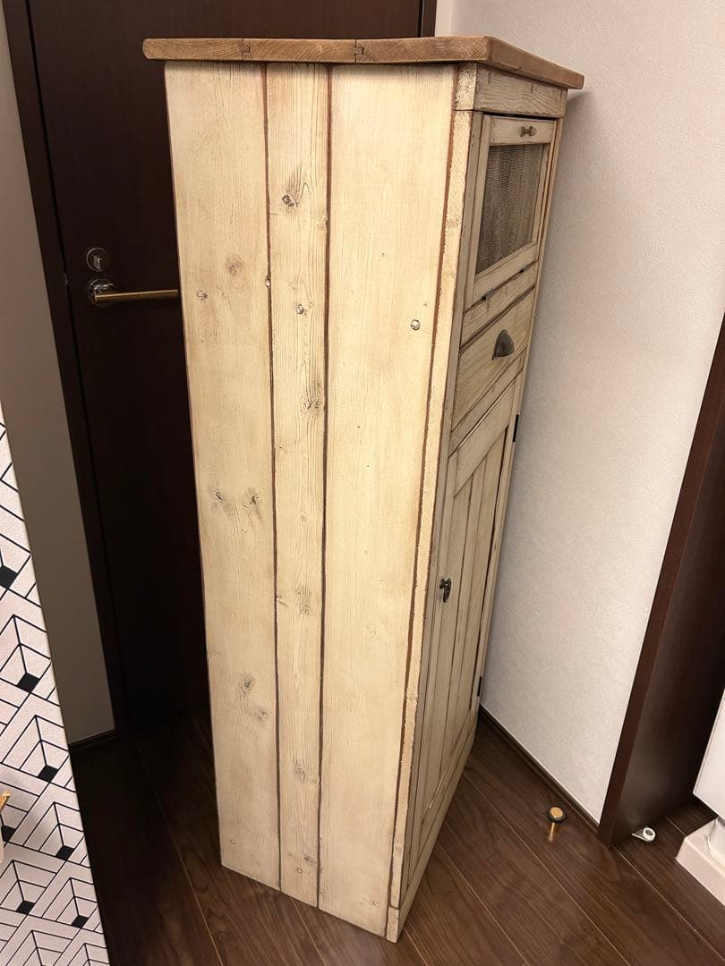 ◆むぎ◆一人暮らしにピッタリ　難あり　スリム　キャビネット　オーダーメイド