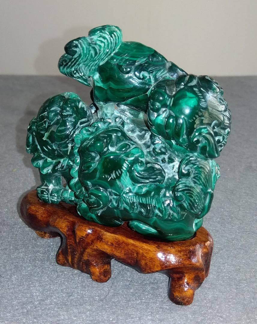 孔雀石（マラカイト）吉祥霊獣三対獅子置物 台座 極細工逸品置物
