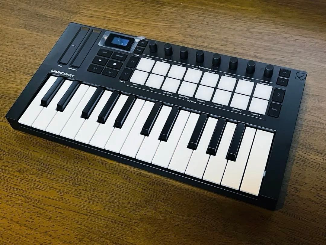 Novation Launchkey mini mk4 25 ほぼ新品 全て付属