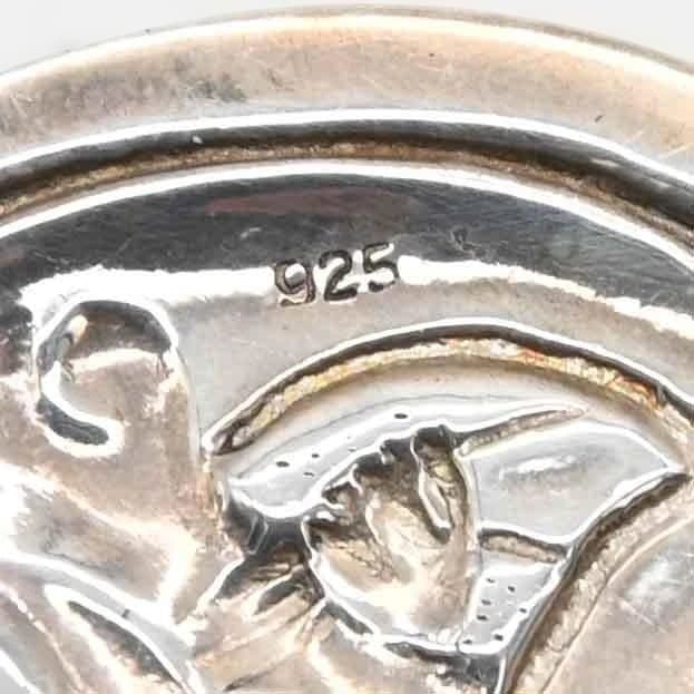 ケルトのブローチ　動物紋様 シルバー 英国 スコットランド ケルト　s0928