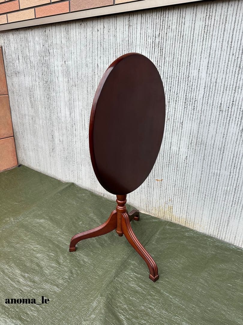 【チルトトップテーブル】UNIVERSAL　ユニバーサル　ワインテーブル