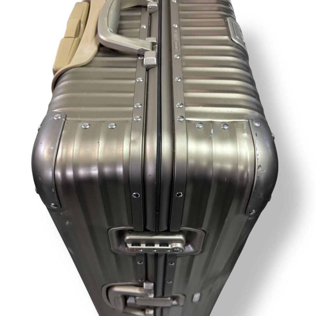 良品 リモワ トパーズ チタニウム 85L 4輪 キャリーケース 大容量