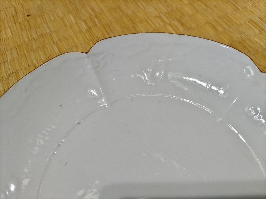 柿右衛門　白磁　陽刻　輪花皿　松竹梅　六寸皿　美品