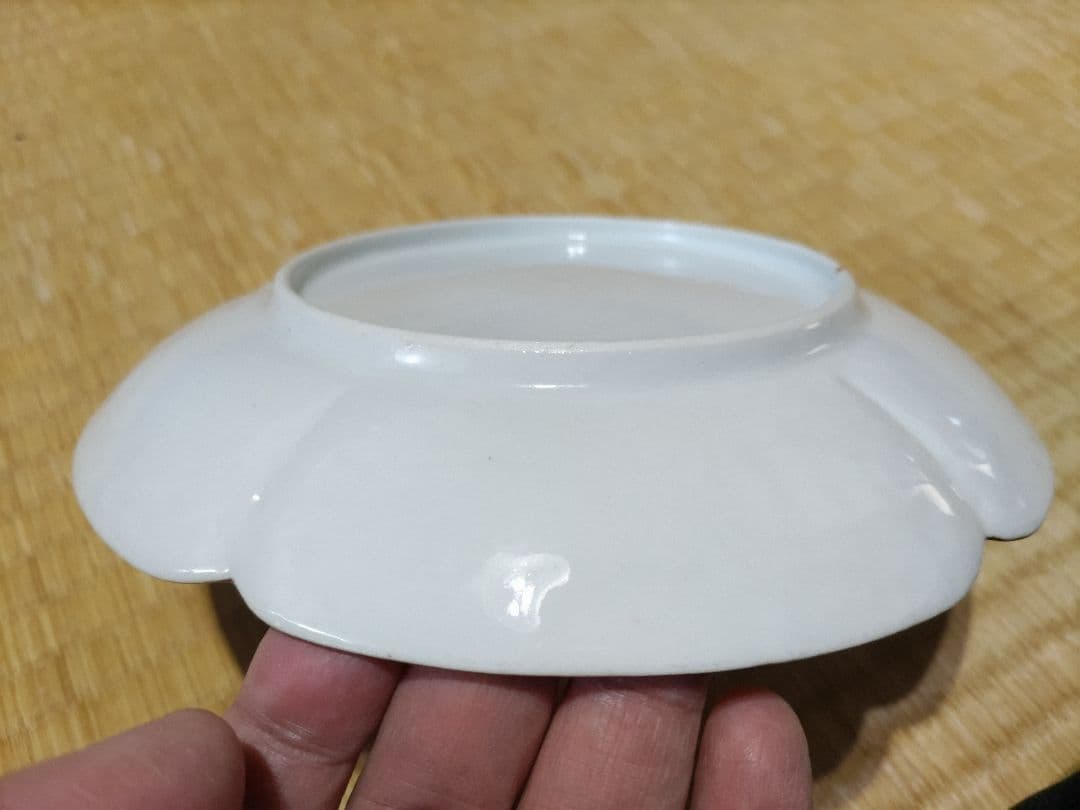 柿右衛門　白磁　陽刻　輪花皿　松竹梅　六寸皿　美品