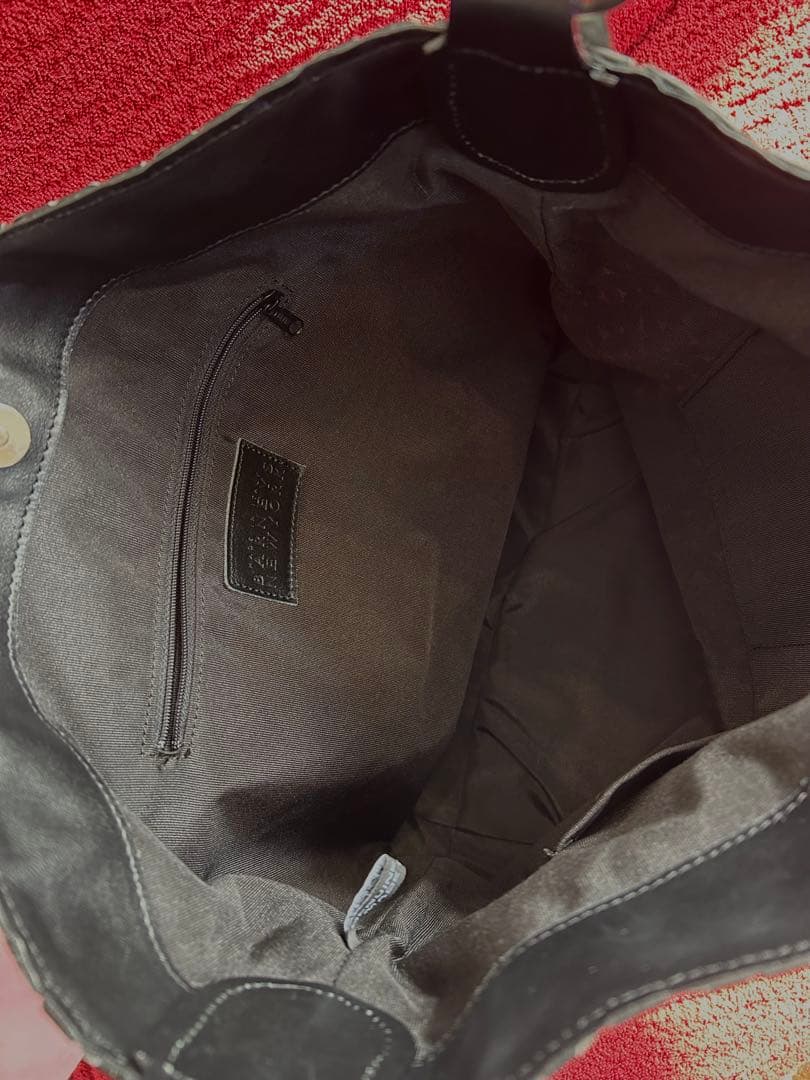 BARNEY'S NEW YORK ブラック ハンドバッグ　パンチングレーザー