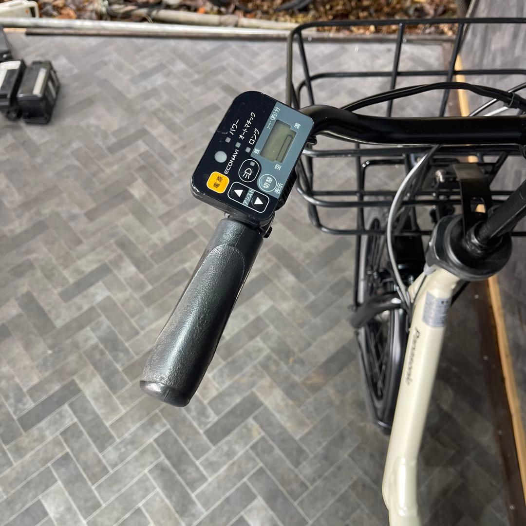 アイボリー 電動アシスト自転車 前バスケット付き