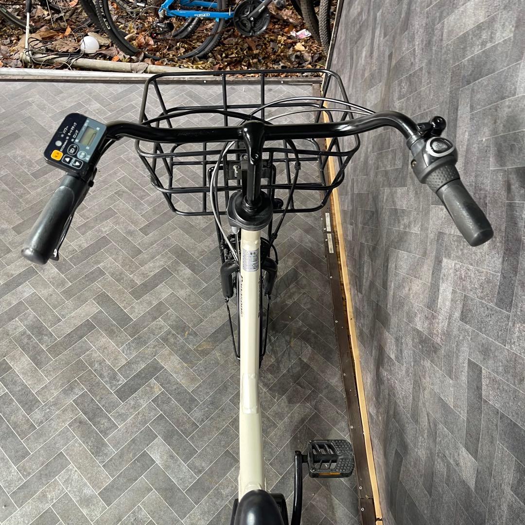 アイボリー 電動アシスト自転車 前バスケット付き