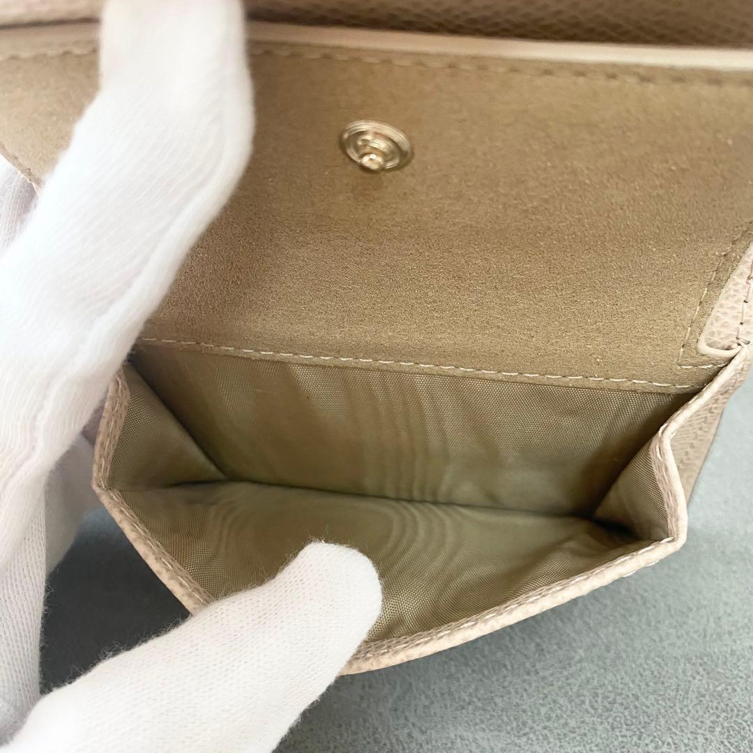 【未使用】FURLA　二つ折り財布　カメリア　べージュピンク