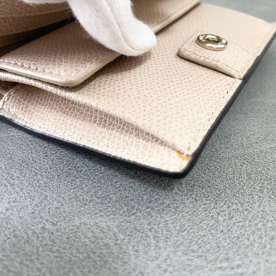 【未使用】FURLA　二つ折り財布　カメリア　べージュピンク