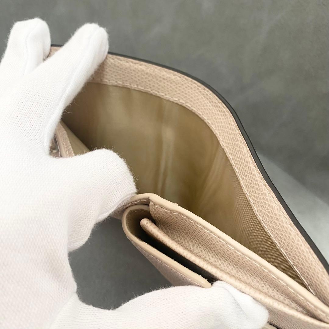 【未使用】FURLA　二つ折り財布　カメリア　べージュピンク