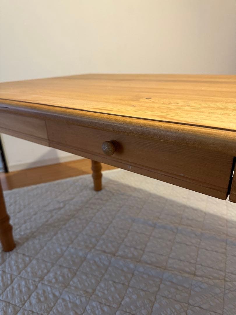 無垢材　ダイニングテーブル