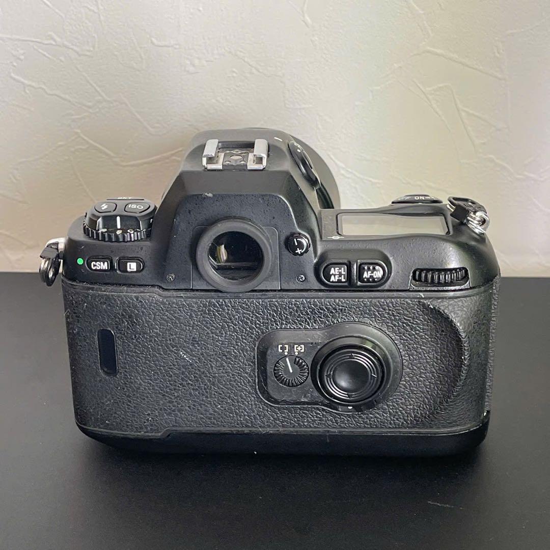 Nikon F100 フィルムカメラ本体と SIGMA 28-70mm Dレンズ