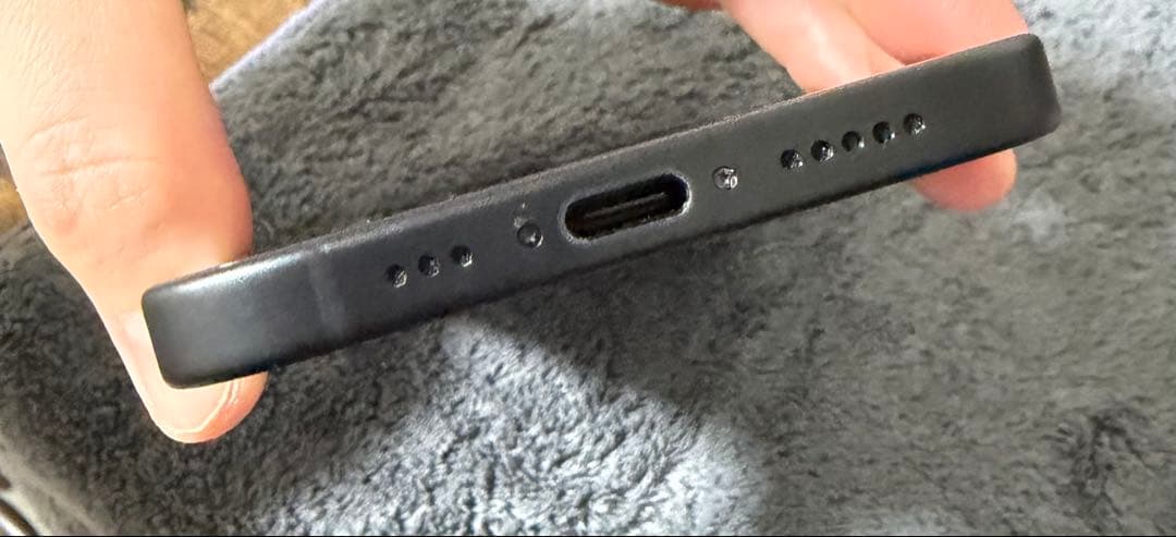 【美品】Apple iPhone 15 128GB ブラック本体