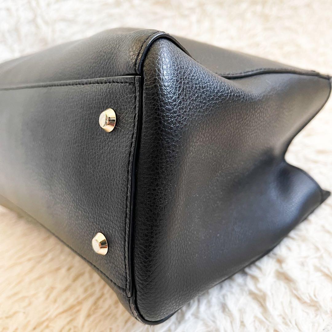 【美品】agnes b VOYAGE ハンドバッグ シボ革 ブラック チャームJ