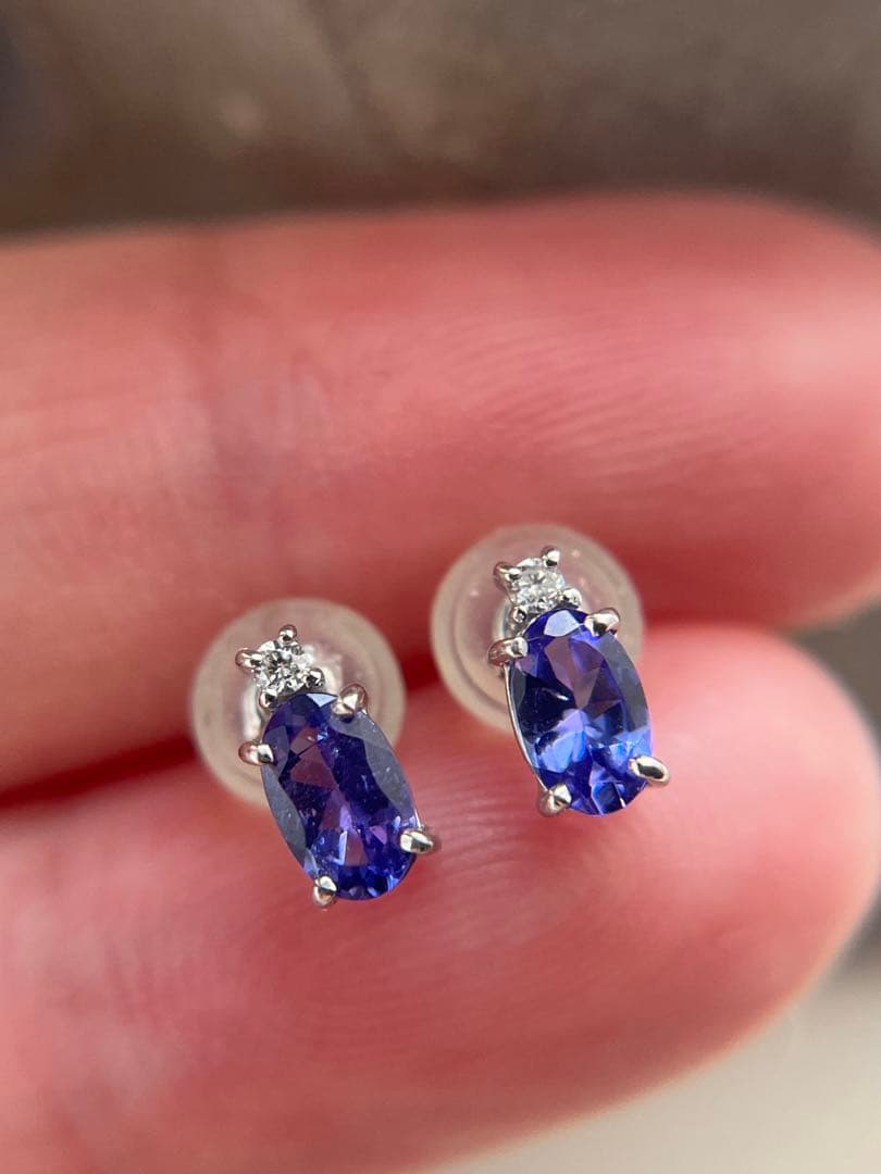 新品pt900タンザナイト0.52ctダイヤモンドピアス