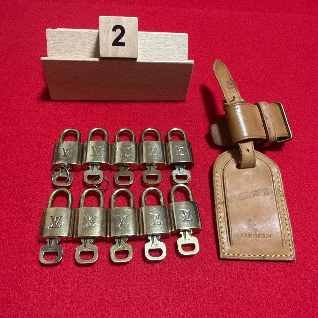 ルイヴィトン　南京錠　カデナ　パドロック