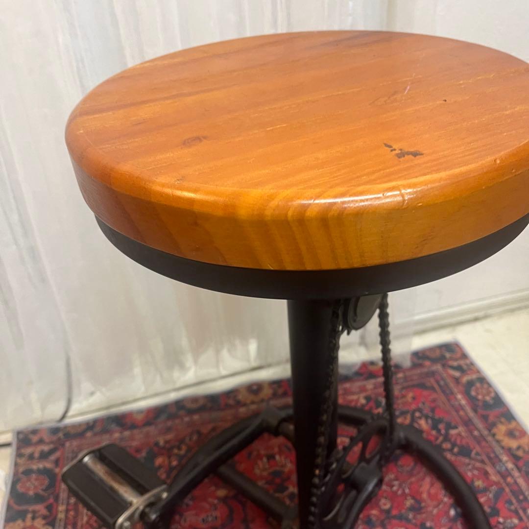 【インダストリアル、ヴィンテージ・スチールスツール、オールドレトロ椅子カウンター