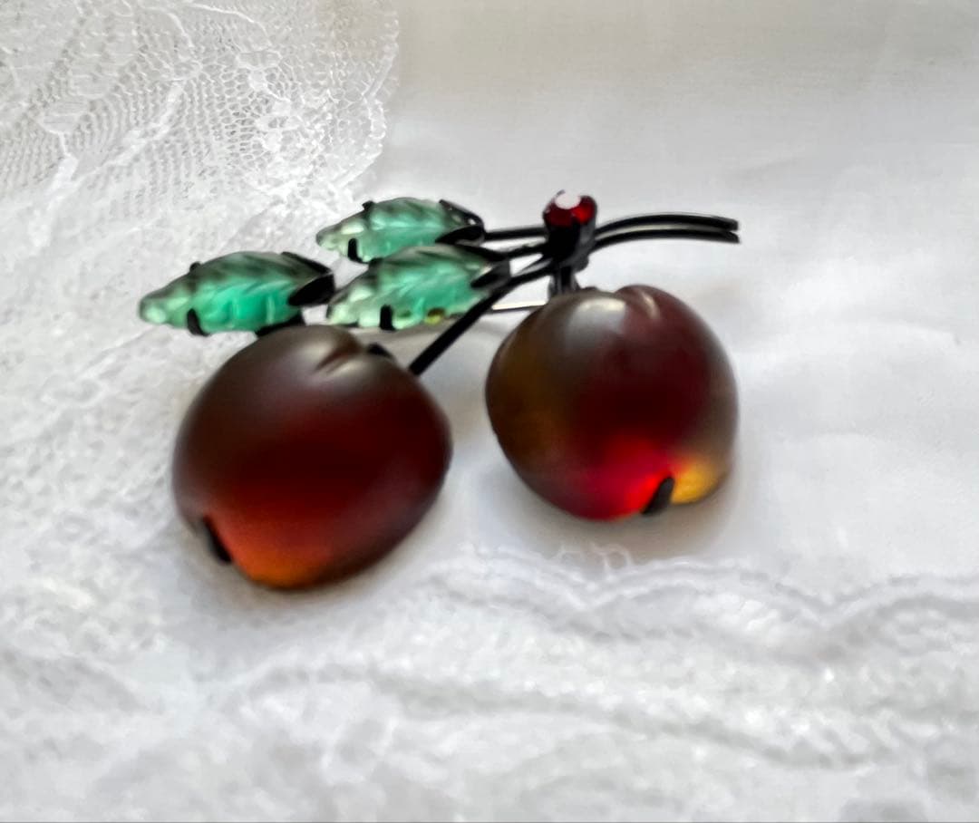 希少 オーストリア フルーツガラス ブローチ チェリー アプリコット ビンテージ
