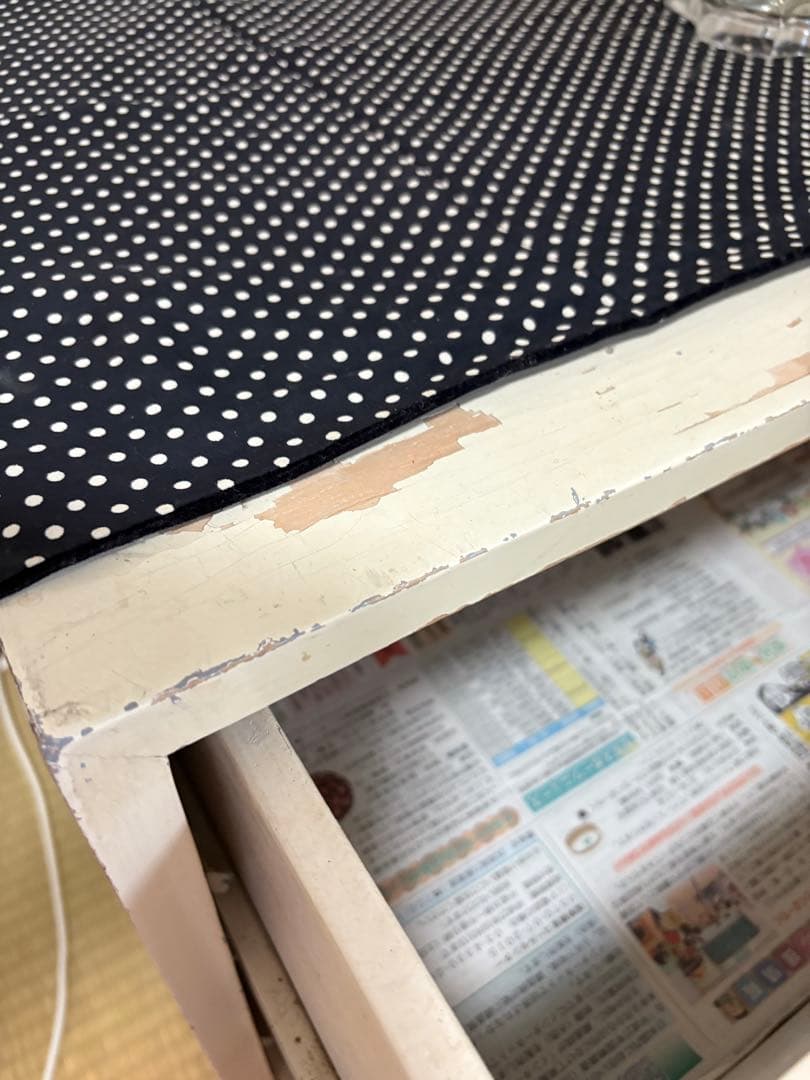 アンティーク　クラシックデザイン 木製タンス 2引き出し