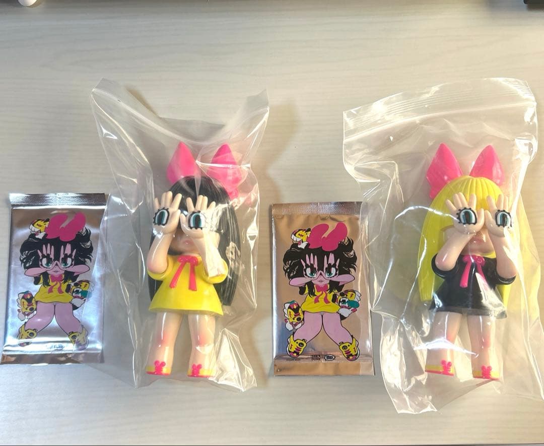 Reebok × grape brain にぎるちゃん 2体＆カード ソフビ